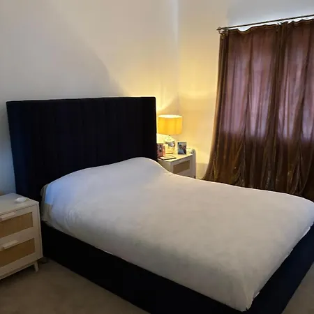 Holiday home 3-4 Bedroom Detached House In Stoke Bishop - 4 Bathrooms, Large Private Garden, Modern Kitchen, Stylish, Spacious, Quiet, Office - Close To Durdham Downs