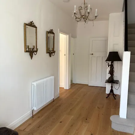 Semesterbostad 3-4 Bedroom Detached House In Stoke Bishop - 4 Bathrooms, Large Private Garden, Modern Kitchen, Stylish, Spacious, Quiet, Office - Close To Durdham Downs *