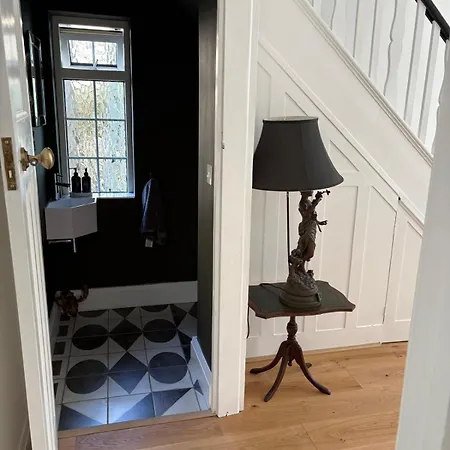 Semesterbostad 3-4 Bedroom Detached House In Stoke Bishop - 4 Bathrooms, Large Private Garden, Modern Kitchen, Stylish, Spacious, Quiet, Office - Close To Durdham Downs *