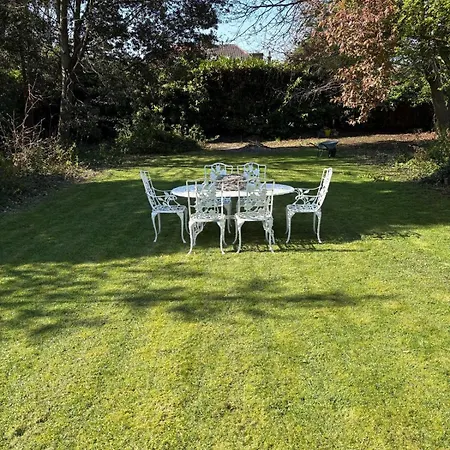 3-4 Bedroom Detached House In Stoke Bishop - 4 Bathrooms, Large Private Garden, Modern Kitchen, Stylish, Spacious, Quiet, Office - Close To Durdham Downs Holiday home