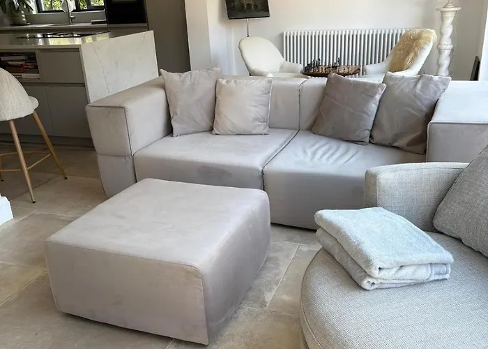 3-4 Bedroom Detached House In Stoke Bishop - 4 Bathrooms, Large Private Garden, Modern Kitchen, Stylish, Spacious, Quiet, Office - Close To Durdham Downs