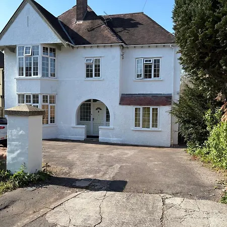 3-4 Bedroom Detached House In Stoke Bishop - 4 Bathrooms, Large Private Garden, Modern Kitchen, Stylish, Spacious, Quiet, Office - Close To Durdham Downs