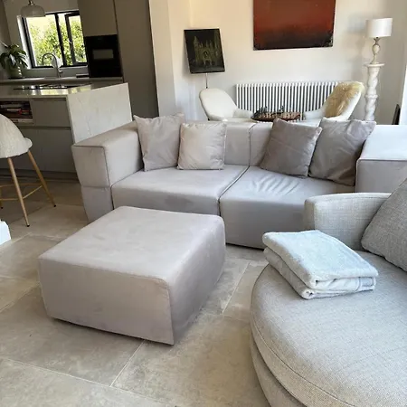 3-4 Bedroom Detached House In Stoke Bishop - 4 Bathrooms, Large Private Garden, Modern Kitchen, Stylish, Spacious, Quiet, Office - Close To Durdham Downs