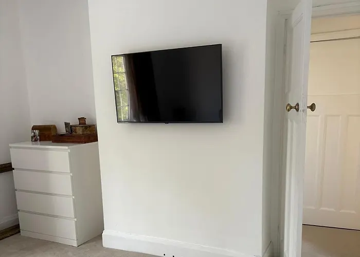 Nyaraló 3-4 Bedroom Detached House In Stoke Bishop - 4 Bathrooms, Large Private Garden, Modern Kitchen, Stylish, Spacious, Quiet, Office - Close To Durdham Downs Bristol