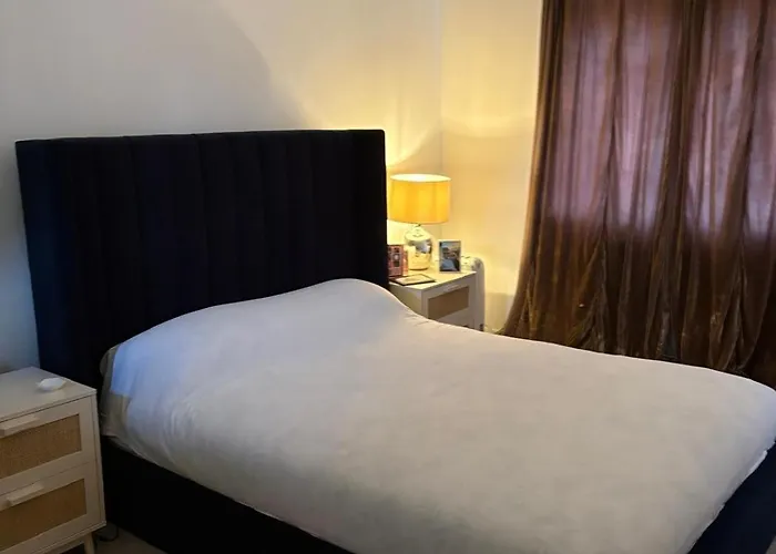 Dom wakacyjny 3-4 Bedroom Detached House In Stoke Bishop - 4 Bathrooms, Large Private Garden, Modern Kitchen, Stylish, Spacious, Quiet, Office - Close To Durdham Downs