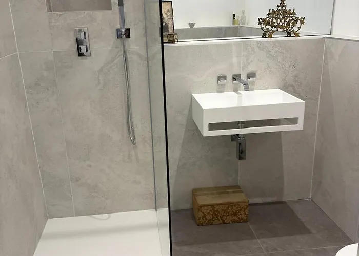 Nyaraló 3-4 Bedroom Detached House In Stoke Bishop - 4 Bathrooms, Large Private Garden, Modern Kitchen, Stylish, Spacious, Quiet, Office - Close To Durdham Downs