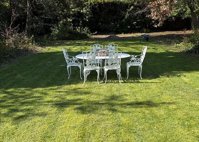 3-4 Bedroom Detached House In Stoke Bishop - 4 Bathrooms, Large Private Garden, Modern Kitchen, Stylish, Spacious, Quiet, Office - Close To Durdham Downs Dom wakacyjny