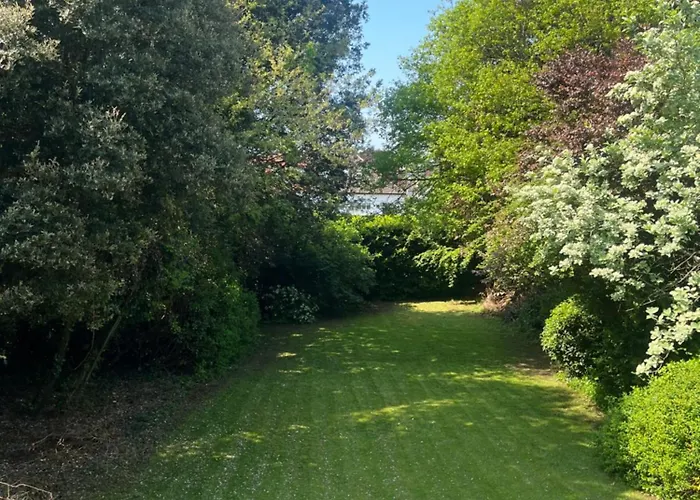 3-4 Bedroom Detached House In Stoke Bishop - 4 Bathrooms, Large Private Garden, Modern Kitchen, Stylish, Spacious, Quiet, Office - Close To Durdham Downs Dom wakacyjny